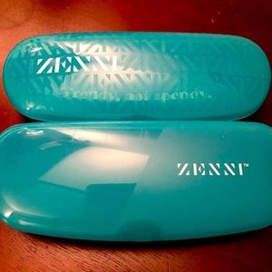 Plastic glasses case
